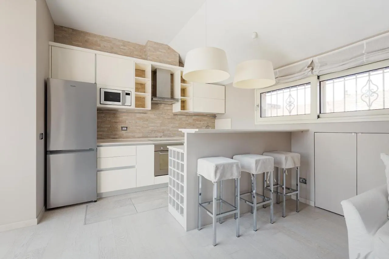 Lovely Milan Apartment - W/ Terrace